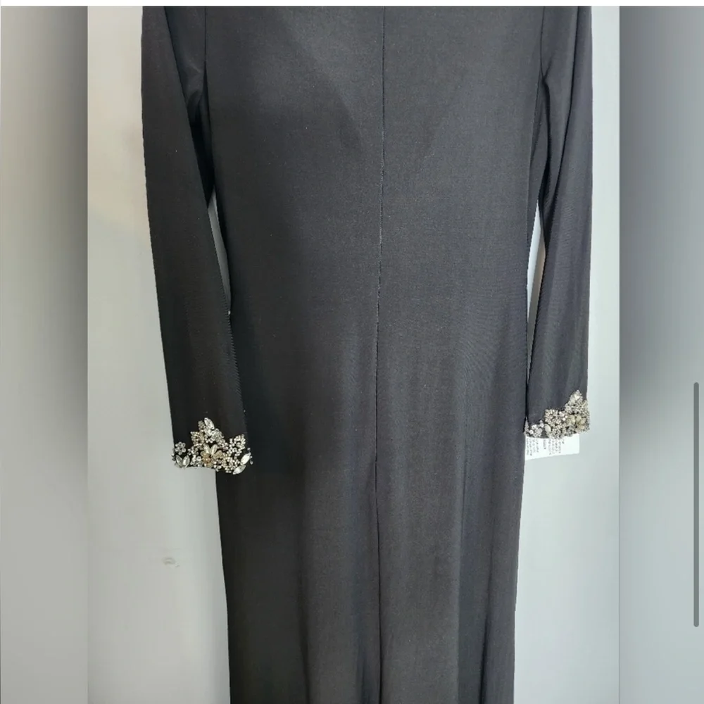 Mac Duggal NWT black FLORAL EMBELLISHED
FAUX WRAP JERSEY GOWN size 6 - Picture 5 of 11